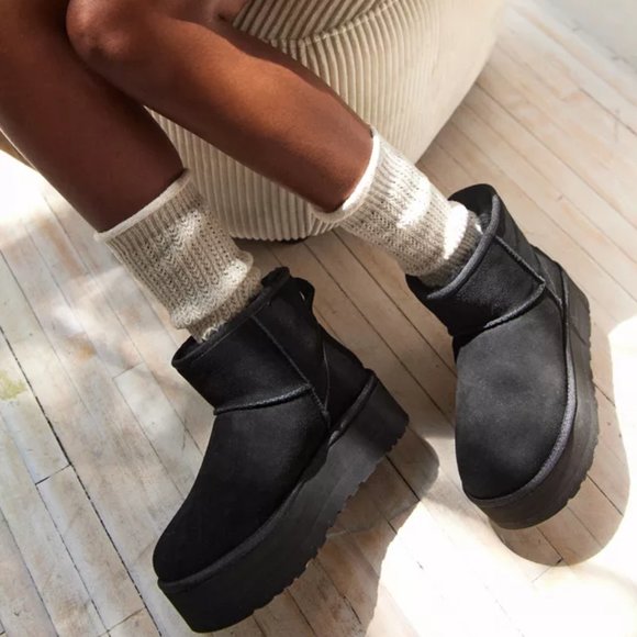 UGG Women's Classic Mini Platform Boot - Picture 2 of 6